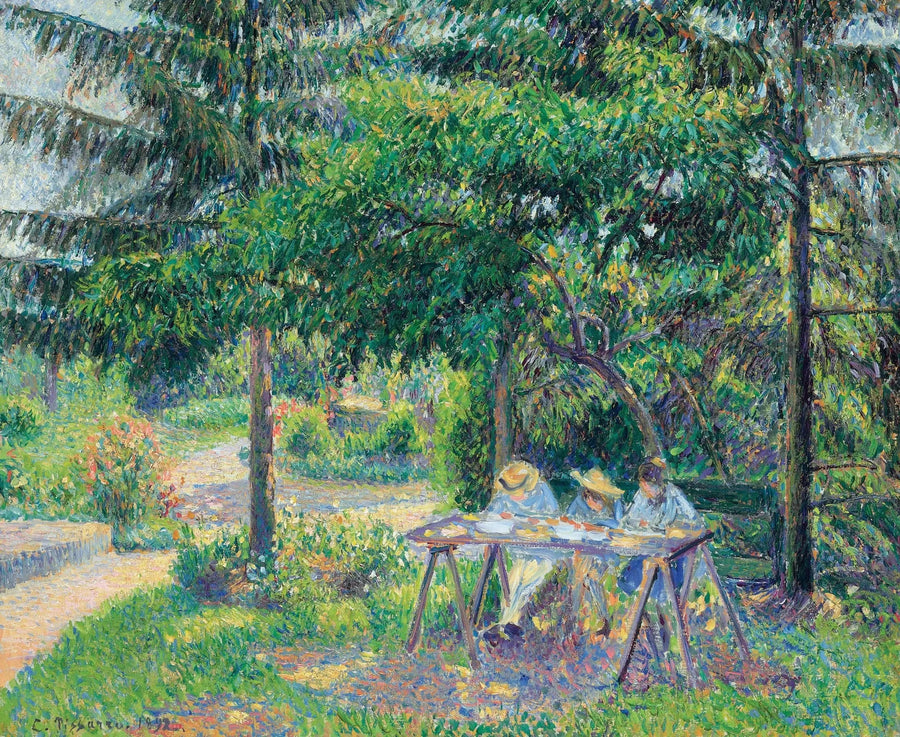 Barn som sitter ved et bord i hagen, Éragny - Camille Pissarro