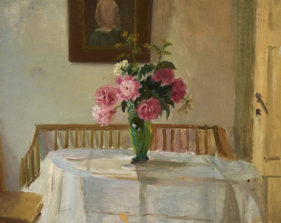 Intérieur de la maison des Anchers, rue Markvej à Skagen, avec des chrysanthèmes roses dans un vase posé sur une table. - Anna Ancher